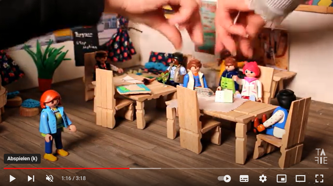 Screenshot von einem Video mit Playmobil-Figuren